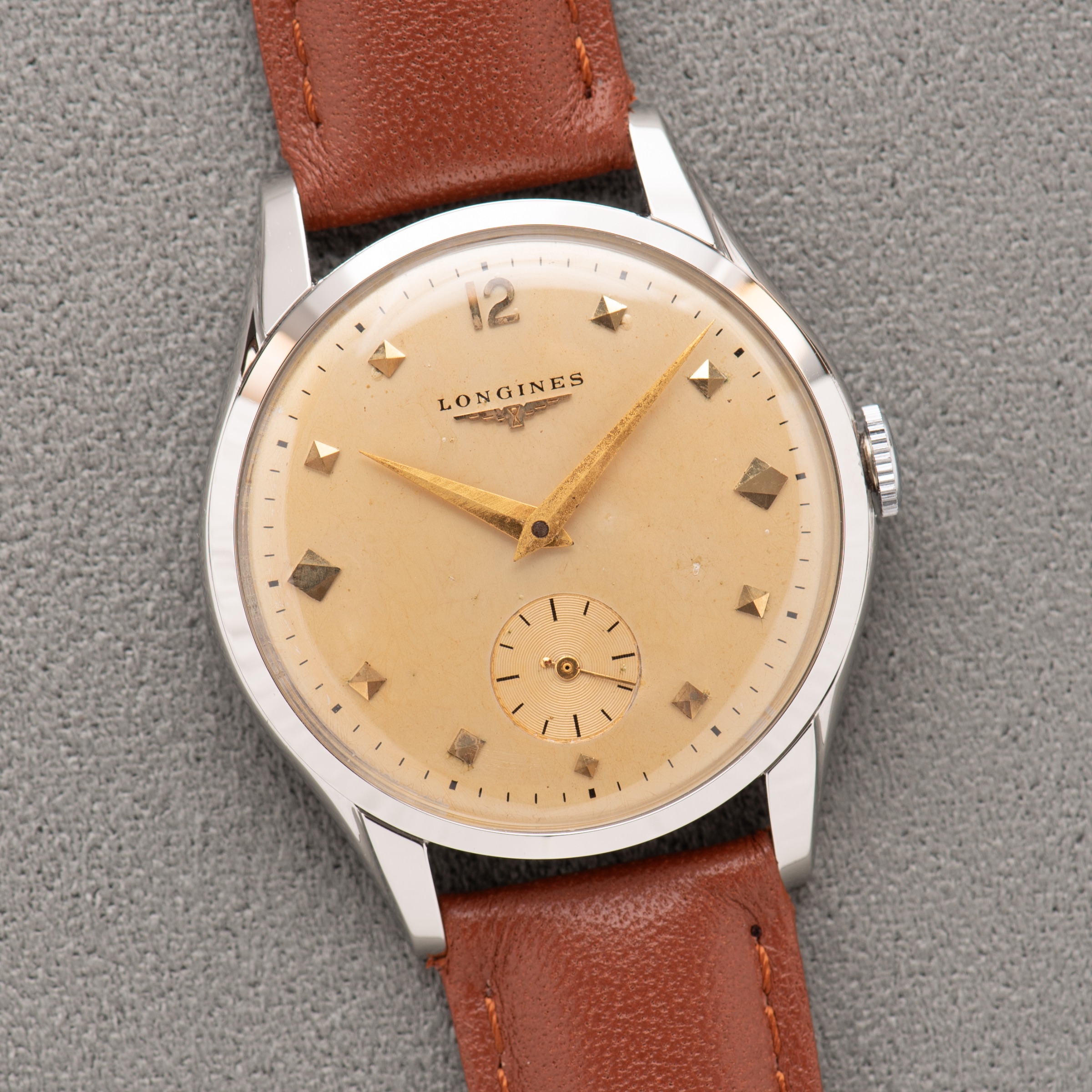 View of Longines Calatrava — patinated dial — Ref. 7033-3 784 — 1970